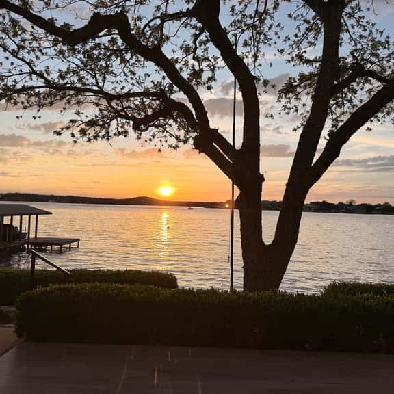 75' Amazing Lake View | Dock | Pets | Gameroom - Image 1