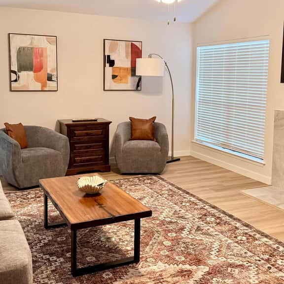 Tahoka Flats, Boutique Luxury Near Trinity & Pearl - Image 1