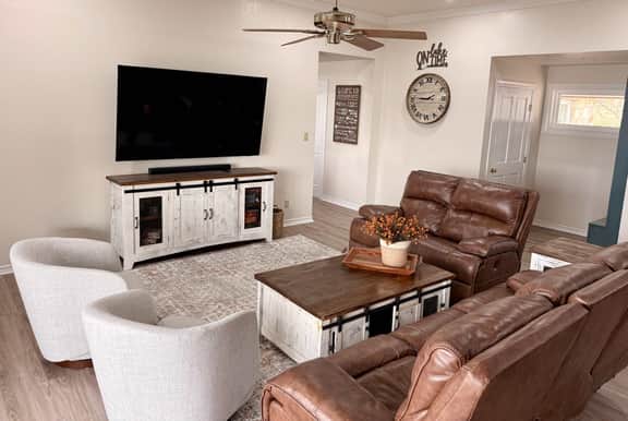 75' Amazing Lake View | Dock | Pets | Gameroom - Image 5