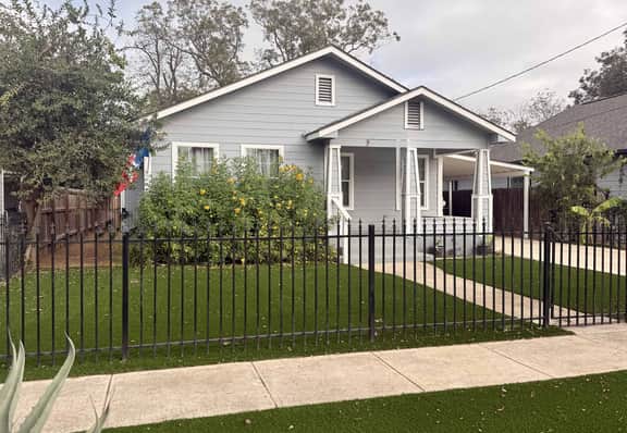 4BR Near Alamodome & Pearl | Sleeps 10 - Image 3